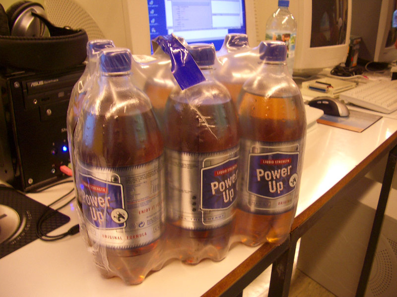sechs-Liter-redbull-aus-oes